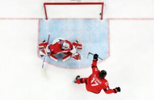 Гувернерот на Онтарио дозволи точење на алкохол уште рано наутро поради финалето на ЗОИ против САД