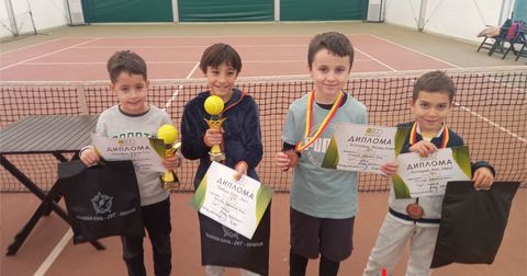 Јовановски и Крстевска победници на Зимскиот турнир за црвен и портокалов тенис