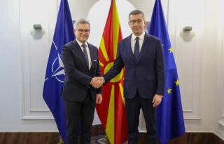 Сончево со мала до умерена локална облачност