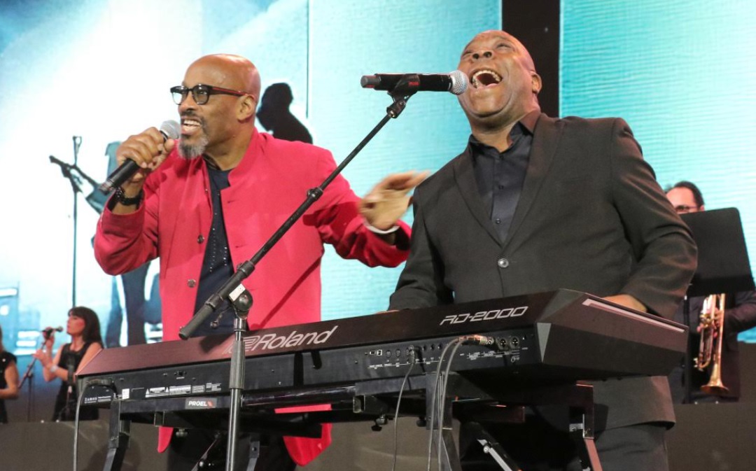 ЌЕ ЗБОРУВАМЕ САМО ЗА УБАВИ РАБОТИ КАКО ШТО САКА ПРЕМИЕРОТ, РЕКОА АКТЕРИТЕ ТИНО И АТАНАС НА „ЗЛАТНА БУБАМАРА НА ПОПУЛАРНОСТА“