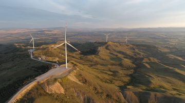 Мицкоски: 17 проекти од 650 милиони евра кои ќе обезбедат 5 илјади работни места, напролет почнува и изградбата на ветерниот парк во Штип