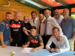 НИКОЛА ЃОШЕВСКИ: „Дупло е потешко македонски фудбалер да реализира трансфер без ЕУ пасош… Огромна грешка е што младите заминуваат на 15 години надвор!“ (ВИДЕО)