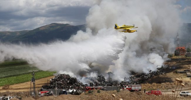 ПОКРЕНАТО ОБВИНЕНИЕ ПРОТИВ ЕДНО ПРАВНО И ТРИ ФИЗИЧКИ ЛИЦА ЗА ОТПАДОТ ВО ВИЗБЕГОВО ШТО СЕ ЗАПАЛИ НА 9 ЈУЛИ
