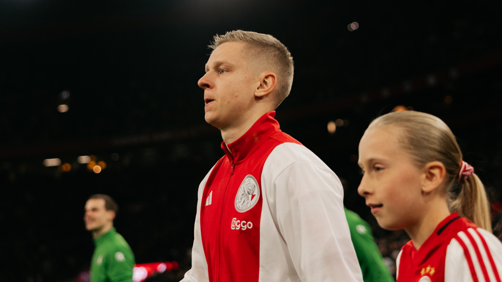 Голем удар за Ајакс и Украина, Зинченко ја заврши сезоната