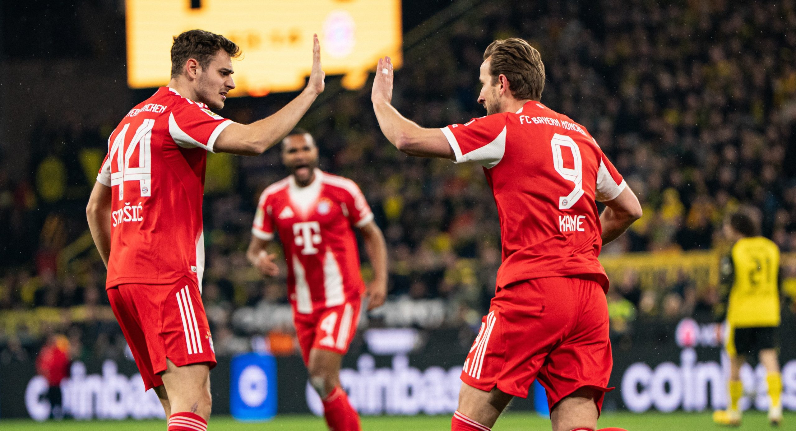 Баерн слави во Дер Класикер и направи џиновски чекор кон титулата! (ВИДЕО)