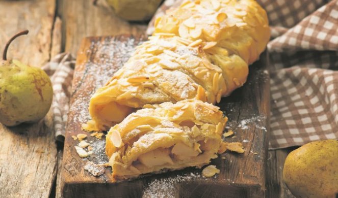 РЕЦЕПТ НА ДЕНОТ: Штрудла со круши и тајна состојка