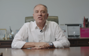 Градоначалникот Ќура вели дека лично ангажирал скопска приватна институција да открие зошто водата е загадена во Струга