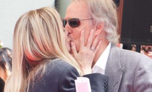 (ФОТО) ЈА ЗАПОЗНАЛА ЉУБОВТА НА СВОЈОТ ЖИВОТ, А ДВА МЕСЕЦИ ПОДОЦНА СТАНАЛА МАЈКА: Љубовната приказна на актерката трае 33 години и сега е јасно дека живее бајка