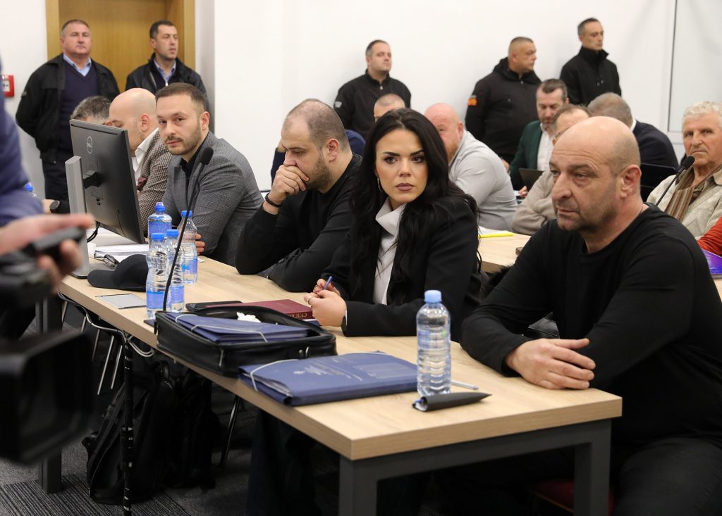 Родителите на загинатите во „Пулс“ бараат Обвинителството да испита дали обвинет од притвор врши притисок врз сведоци