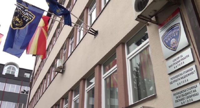 Насилник со нож си ги нападнал децата, па направил хаос во полициска станица