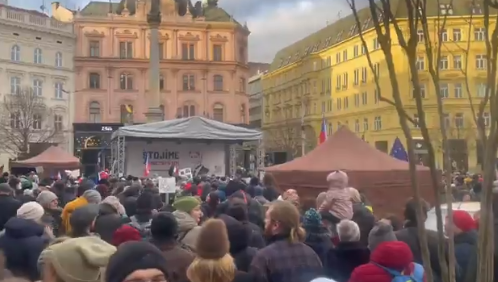 (ВИДЕО) Масовни протести во Чешка
