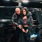 Десингерица ја нападна сопругата во емисија во живо: Водителот мораше да реагира