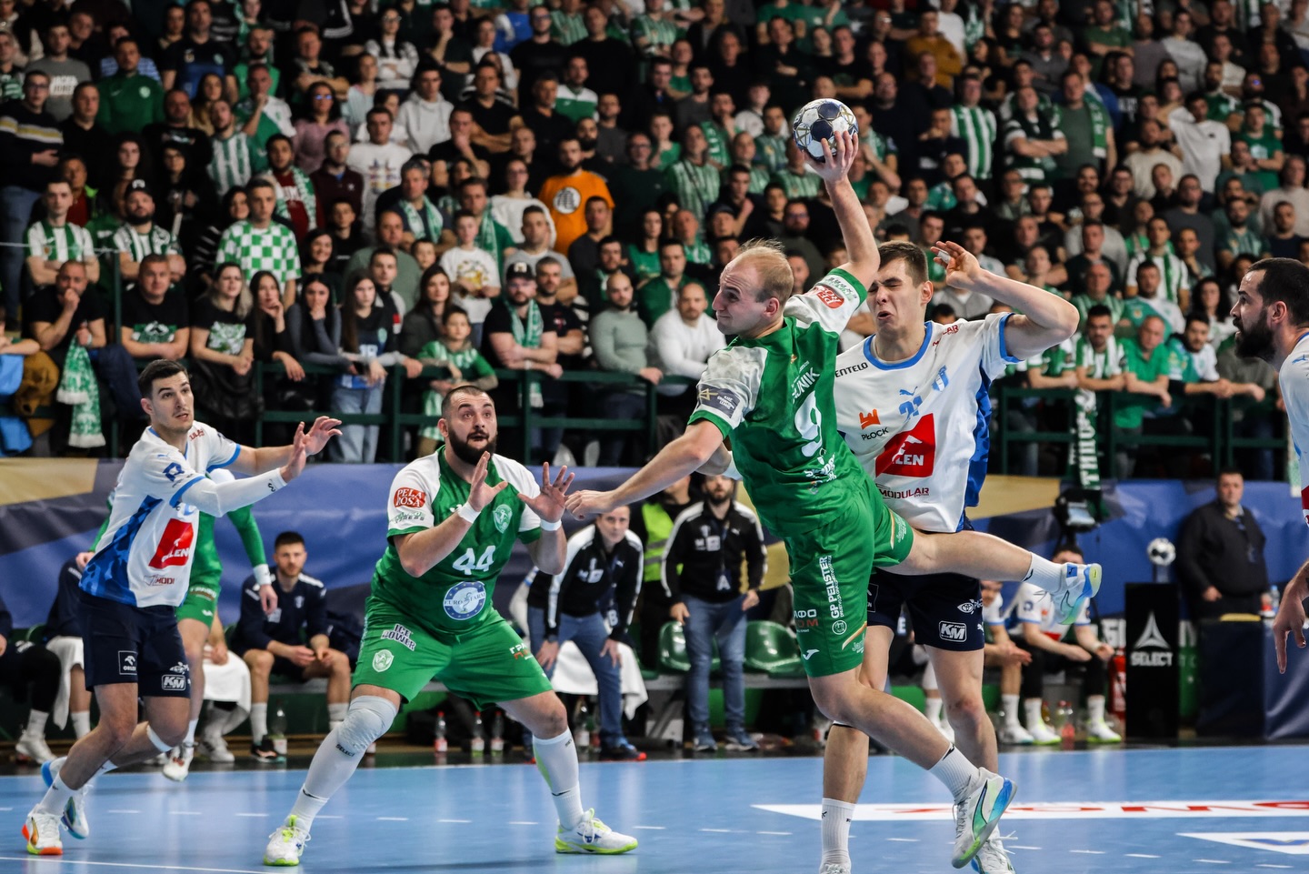 ДЕНЕСКА НА ТЕРЕНИТЕ: Нема одмор за шампионот, стартува последното суперлигашко коло