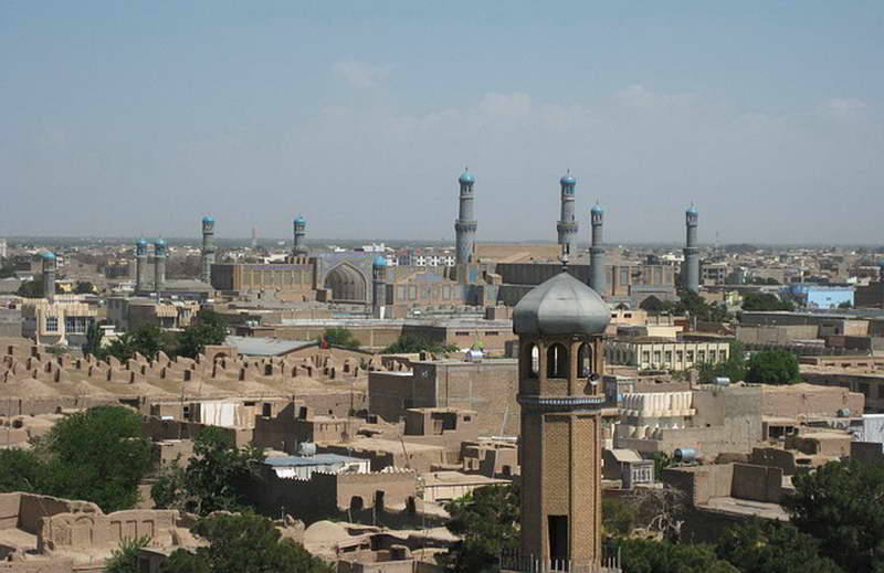 Пакистан бомбардира цели на талибанските милитанти во авганистанските градови