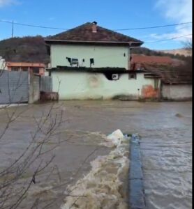 Нарушен квалитетот на водата во Кичево, надлежните апелираат да не се пие