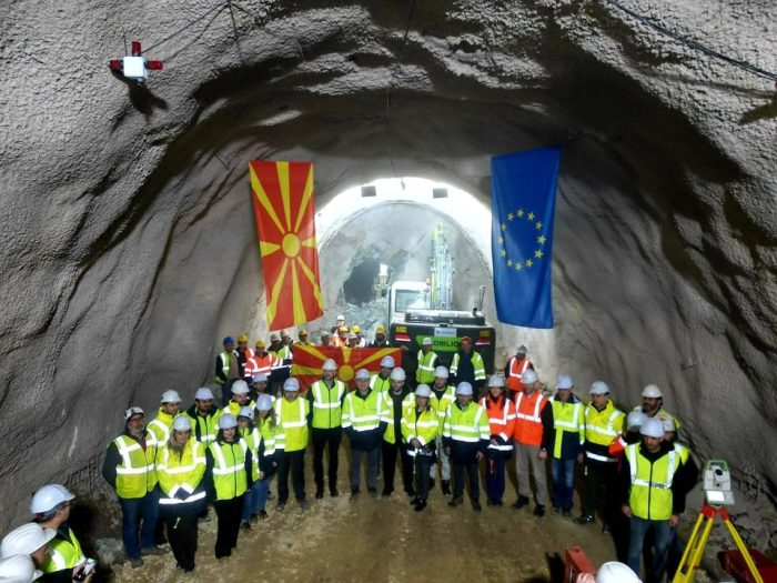 ИВАНОВСКИ: Изутрина го пробивме последниот тунел од вкупно 15 од вториот дел од изградбата на железничката пруга кон Бугарија