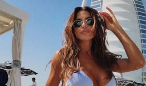Марина Висковиќ на плажа во Дубаи: Пејачката покажа колку е „жешка“