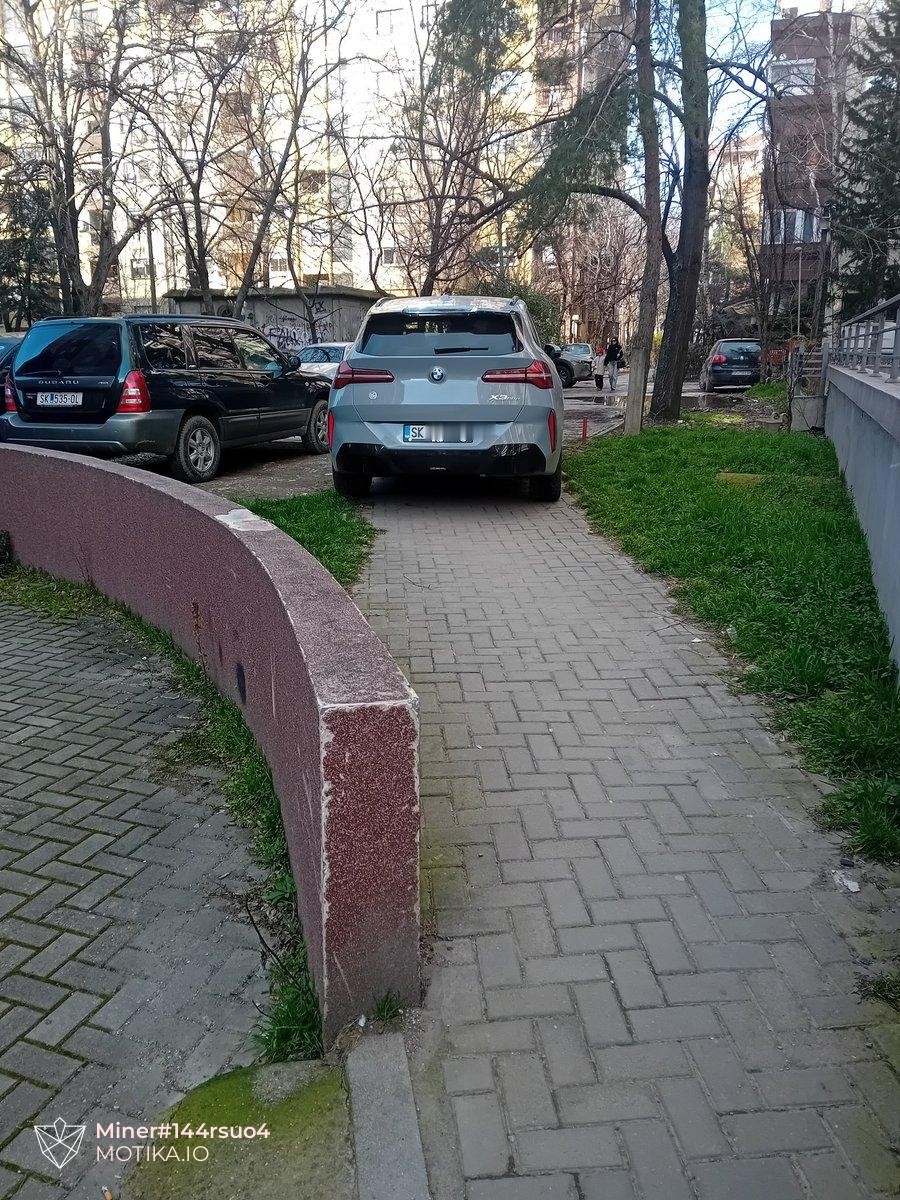 Уште еден Скопјанец со фантастични способности за паркирање