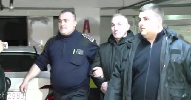 Груби доби куќен притвор бидејќи се пријавил доброволно и во „Шутка“ не може да му се гарантира безбедноста