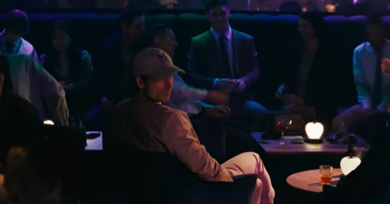 Колку чини среќата? Глен Пауел се обидува да открие во сатиричниот филм што ќе излезе овој месец