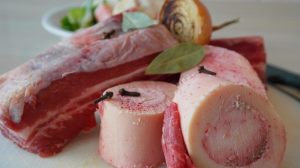 Извор на колаген – Зошто треба почесто да консумирате супа од коски