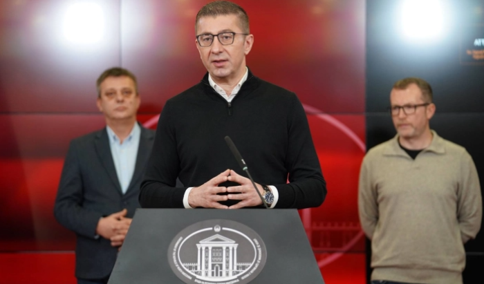 Мицкоски: Постигнат е договор, околу 11 000 административци ќе земат покачување на платите од скоро 40 отсто до 2028 година