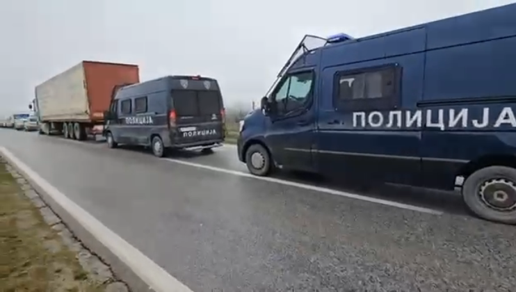 Инфомакс (Видео) 21 тон марихуана извадени утрово од струмичка фирма!