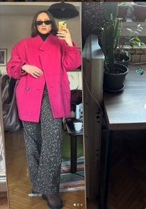Зарина Првасевда со стилска рефлексија: драматични селфија и љубов кон second-hand мода