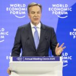 Извршниот директор на Светскиот економски форум во Давос поднесе оставка поради врски со Епстин