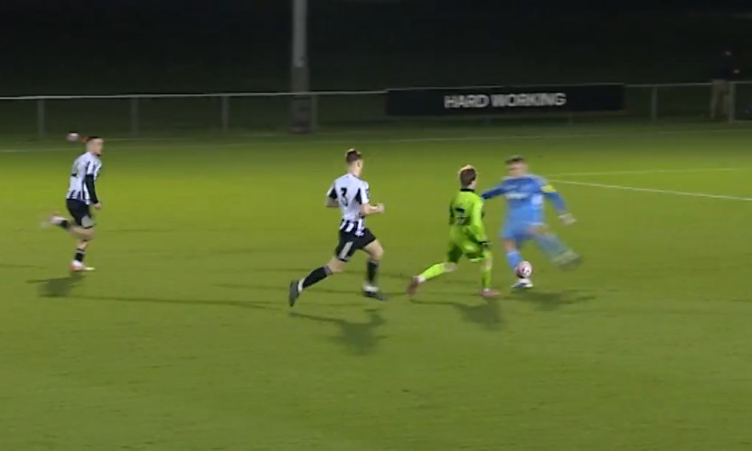 Голман на Њукасл постигна гол од својата половина (ВИДЕО)