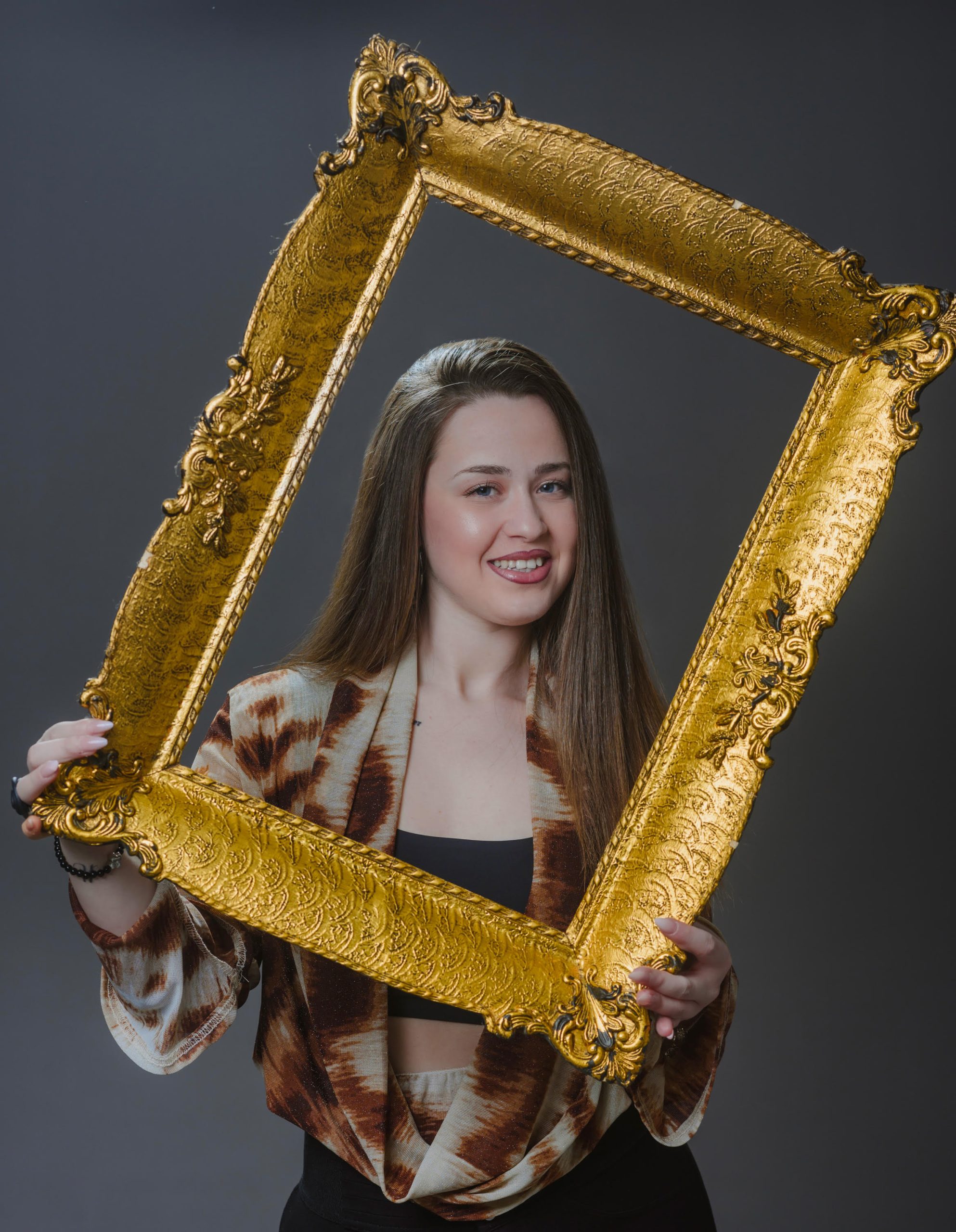 Македонката што ја освои европската музичка сцена: Приказната на Тина Русева во прво лице еднина за Радио МОФ