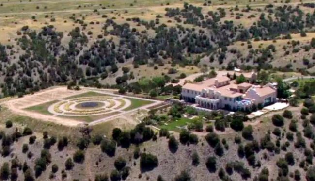 ОТВОРЕНА ИСТРАГА ЗА ОБВИНУВАЊАТА ДЕКА ЕПСТИН НАРЕДИЛ ДА СЕ ЗАКОПААТ ТЕЛАТА НА ДВЕ ДЕВОЈКИ КАЈ НЕГОВИОТ РАНЧ ВО НОВО МЕКСИКО