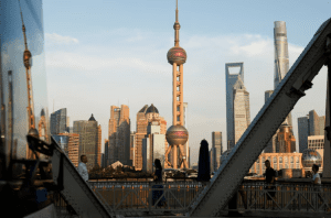 Кина и Индија носат речиси половина од глобалниот раст, Европа забавува