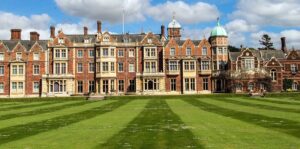 Кралскиот персонал масовно одбива да му служи на поранешниот принц Ендру