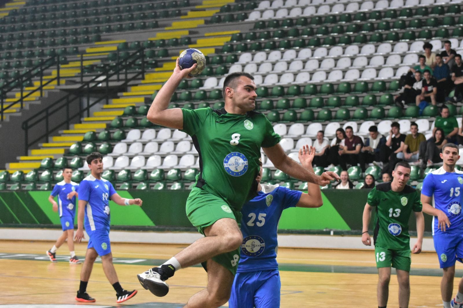 Kичево со уште едно засилување – дојде кружен напаѓач