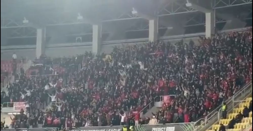 Кој беше домаќин, а кој гостин – навивачите на Самсунспор покажаа како се сака клубот! (ВИДЕО)