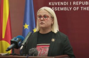 Левица бара итна оставка од Дафина Стојаноска