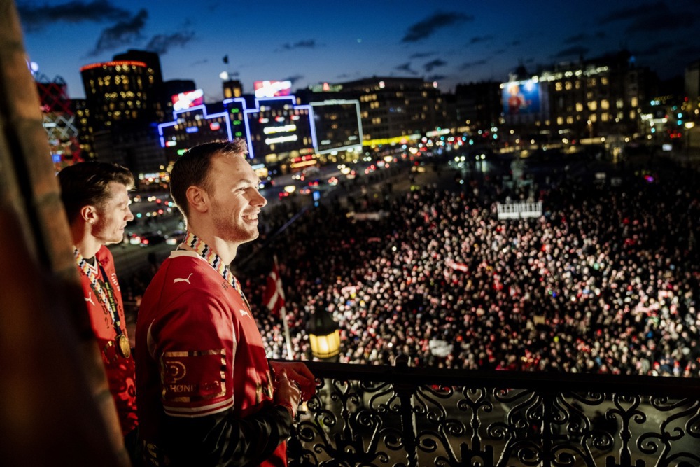 Данските ракометари славеа со народот и правеа палачинки! (ВИДЕО)