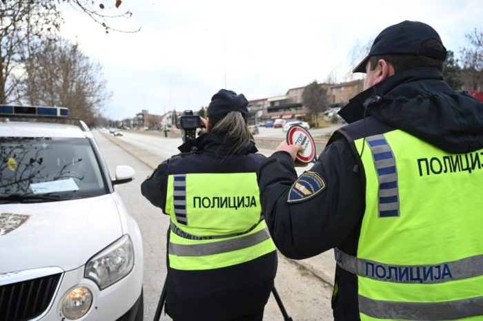 ВОЗАЧИ БЕЗ ВОЗАЧКА: Полицијата вчера откри и приведе двајца од Скопје и по еден од Гевгелија, Богданци, Гостивар, Тетово и Битола