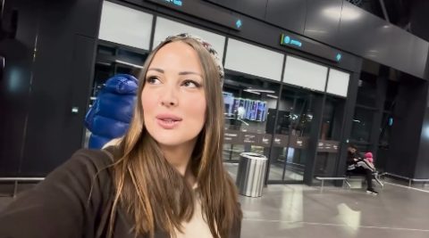 Александра Пријовиќ не сте ја виделе ваква: Пејачката се сними наутро во тренерка и без шминка (фото)