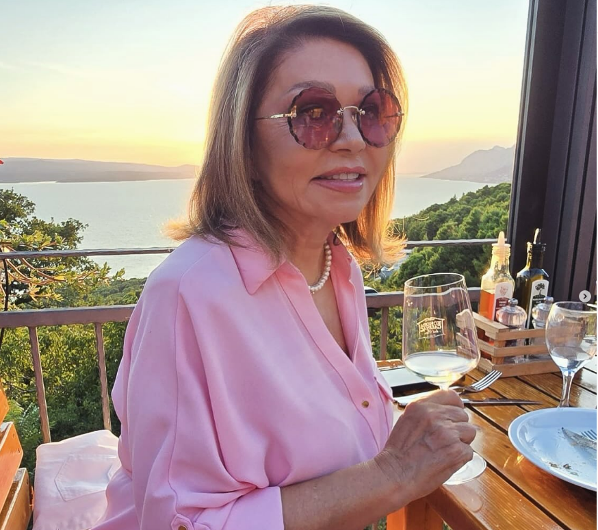 Неда Украден готвела за Здравко Чолиќ и Горан Бреговиќ: ОВА Е РЕЦЕПТОТ ЗА САРМА ШТО ИСЧЕЗНУВА ОД ТЕНЏЕРЕТО!