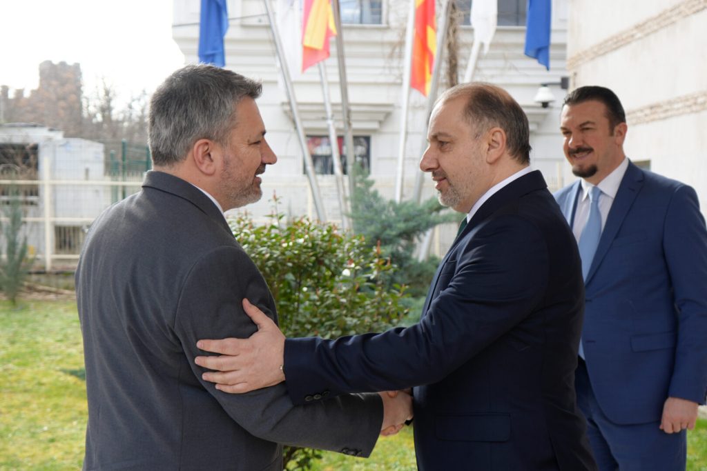 Зелени коридори на сите премини и размена на искуства и податоци: Скопје и Атина со заеднички план за побрза трговија