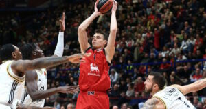 ВИДЕО: Каква партија на Нено Димитријевиќ – Феноменална тројка под фаул на 9 секунди пред крај за продолжение во Тел Авив!