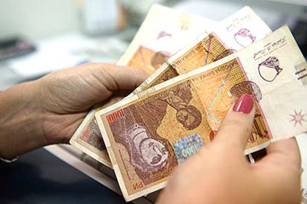 Повисоки плати за административците