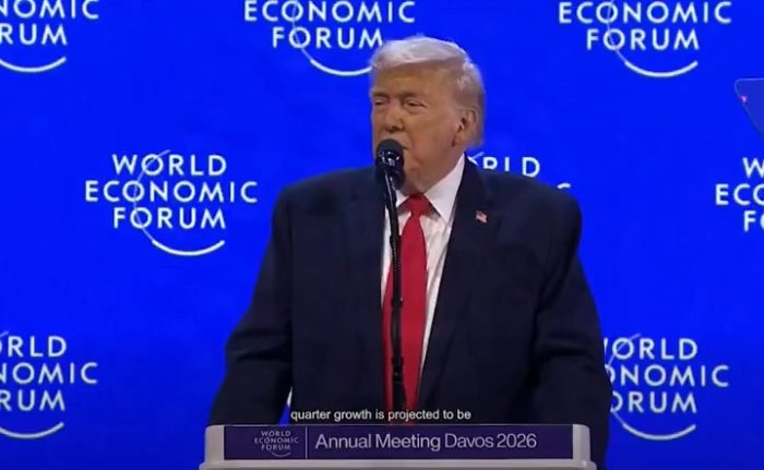 Трамп потпиша извршна наредба со која се воведуваат глобални царини од 10 проценти, по одлуката на Врховниот суд