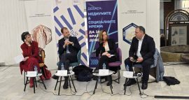 Дебата „Медиумите и социјалните мрежи, да ја вратиме довербата”: Проверката на факти е водилка кон вистината во ерата на ВИ