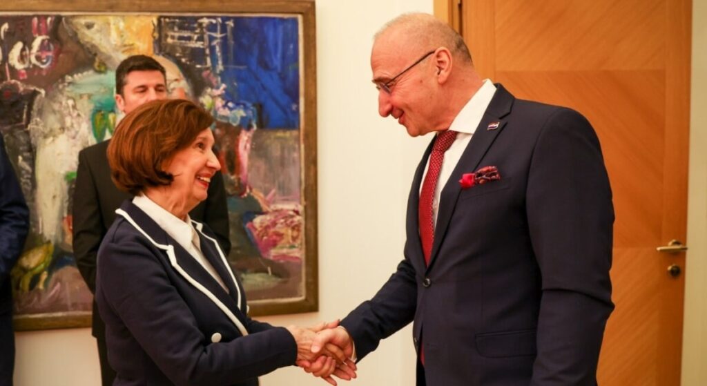 Средба Сиљановска – Бегај – претседателот на Албанија укажа на правичната застапеност на Албанците во земјава