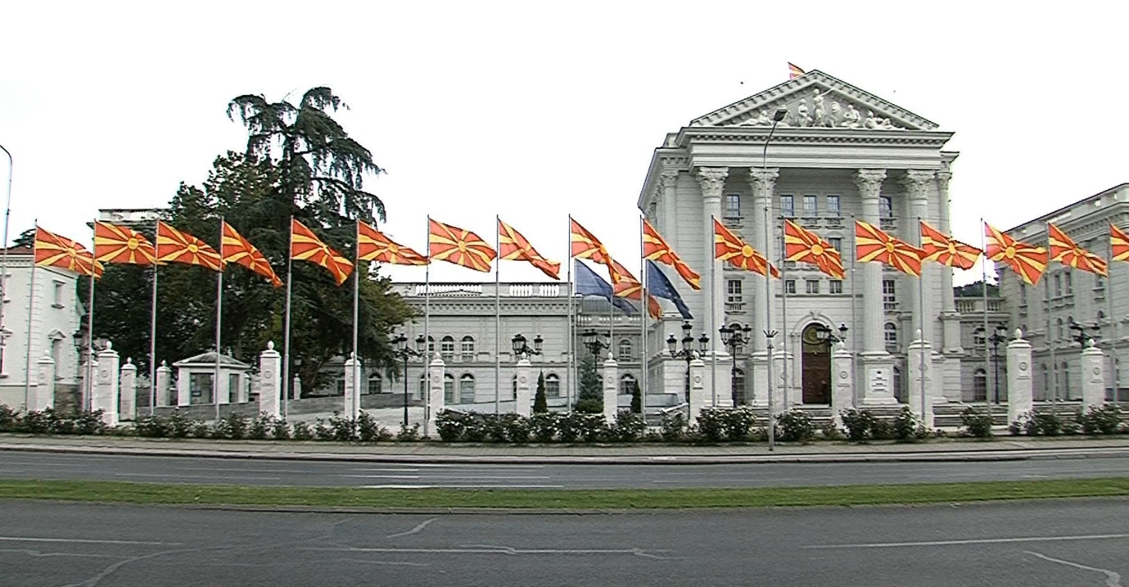 По најавите на Касами за смена на министри, Мицкоски му врати дека тој одучува кој ќе остане во Владата