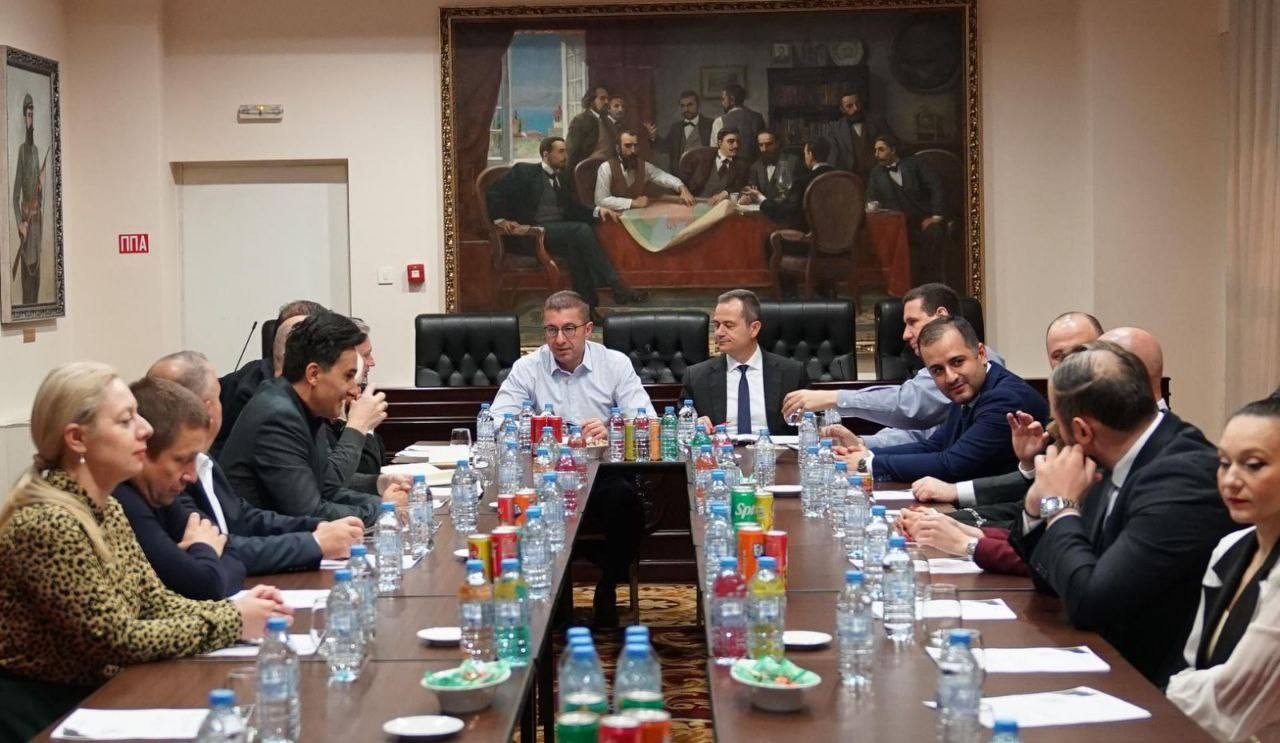 Мицкоски постави нови луѓе во партиските комисии