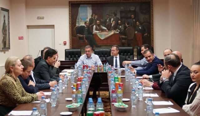 Филипче ќе предложи намалување на цените на патарините, од ВМРО-ДПМНЕ велат дека „имал 7 години да побара поевтинување“